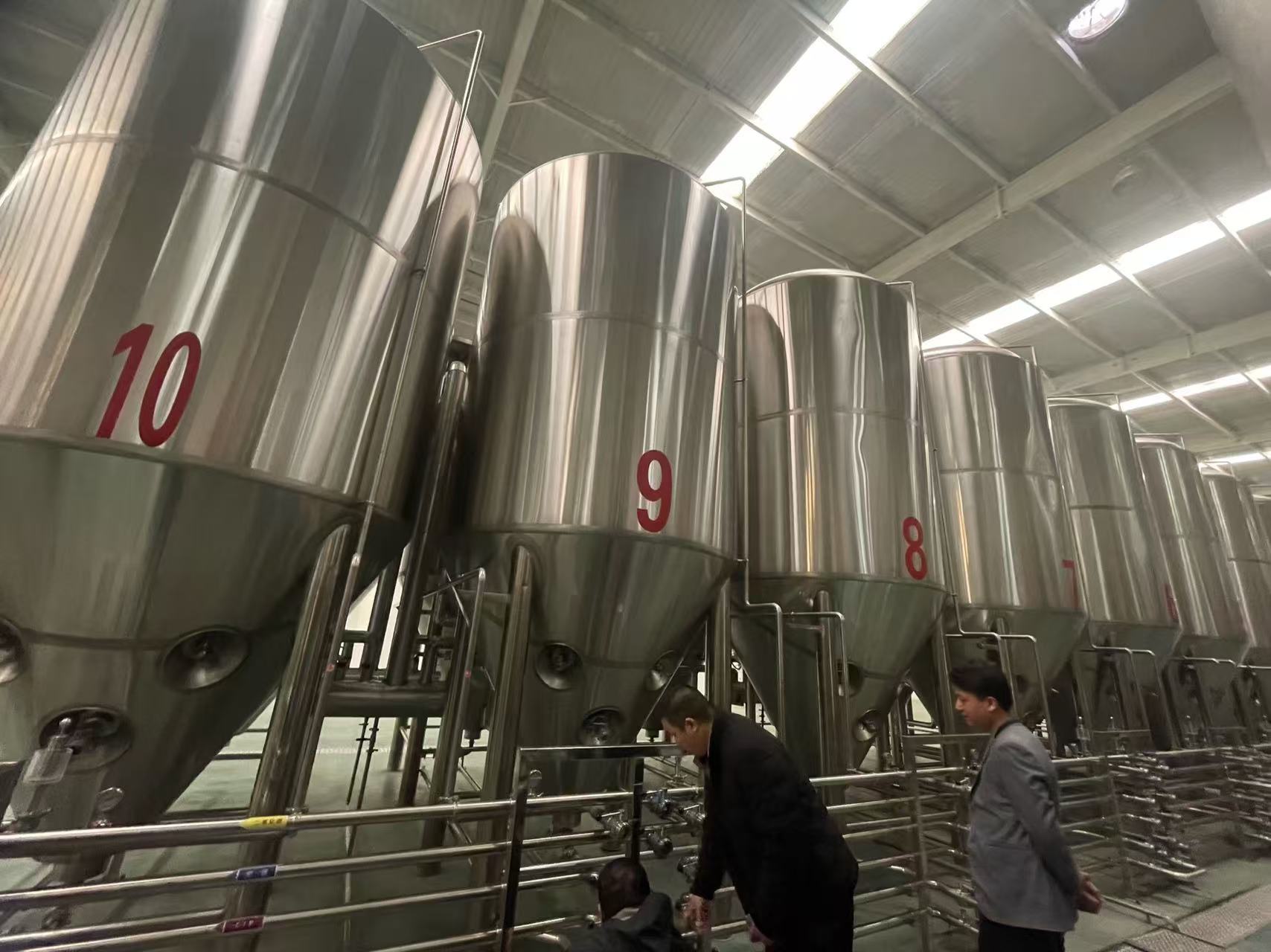 邢台精酿啤酒设备厂—平面布置、设备设计、制造、调试、培训等一条龙服务
